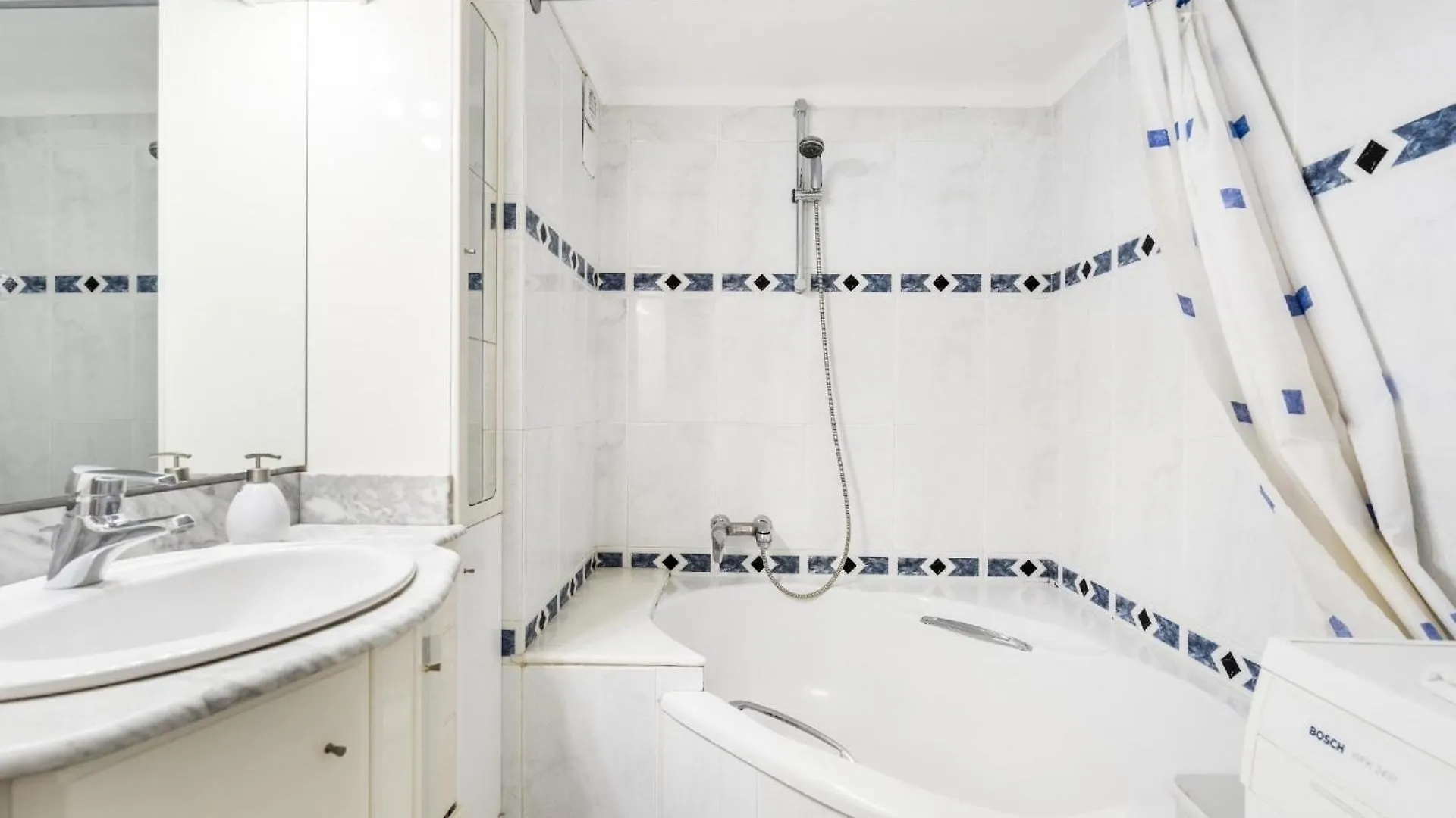 Ferienwohnung Fuer 5 Personen Ca 70 Qm In Empuriabrava, Costa Brava Golf De Roses Apartment