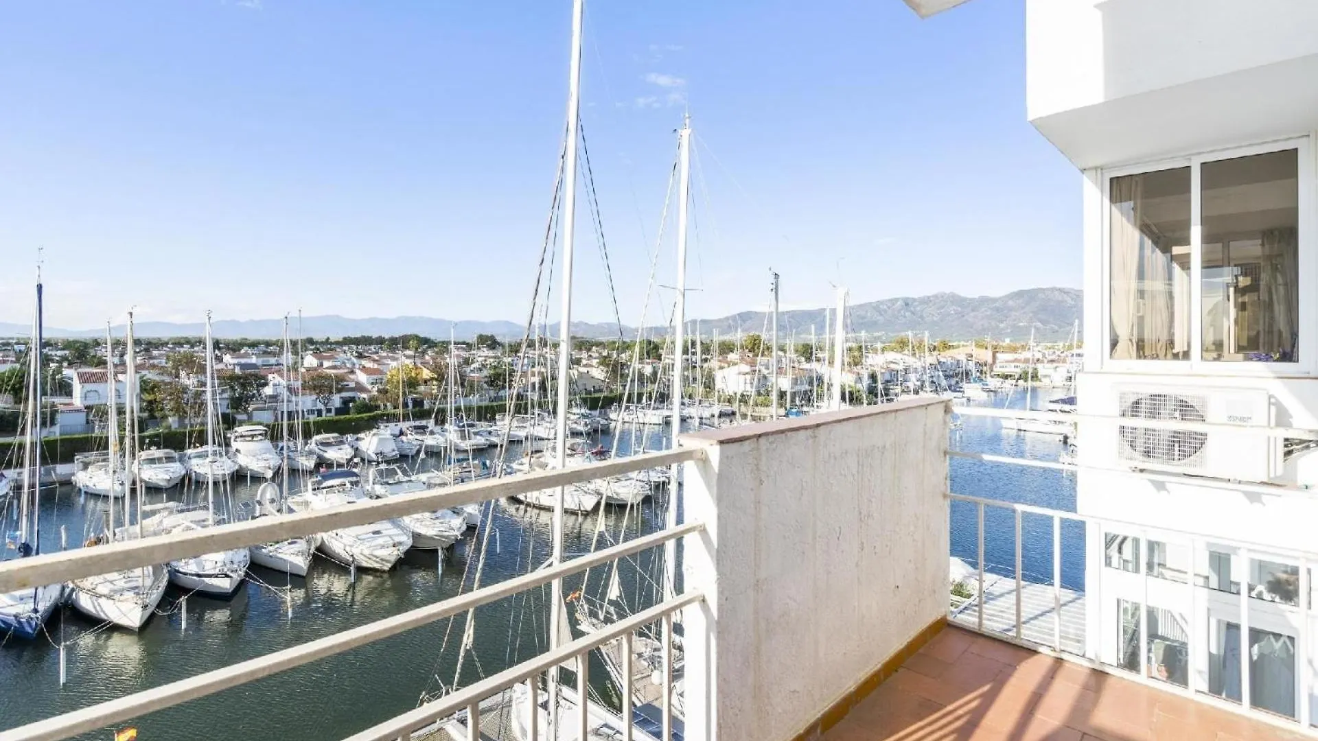 Apartment Ferienwohnung Fuer 5 Personen Ca 70 Qm In Empuriabrava, Costa Brava Golf De Roses Spain